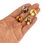 Aplique Religioso Redondo 20mm Resina – 1 Und - Imagem 2